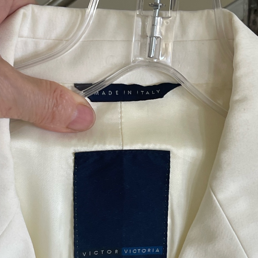 Vintage VICTOR VICTORIA WHITE COAT - Picture 3 of 15
